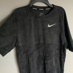 Nike Running medium dark grey dri fit / dry fit